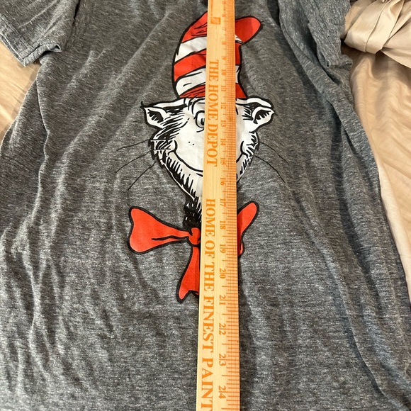 Lot of  DR. SEUSS CAT IN THE HAT TEE Size Small and Pen great teacher gift - Picture 9 of 9